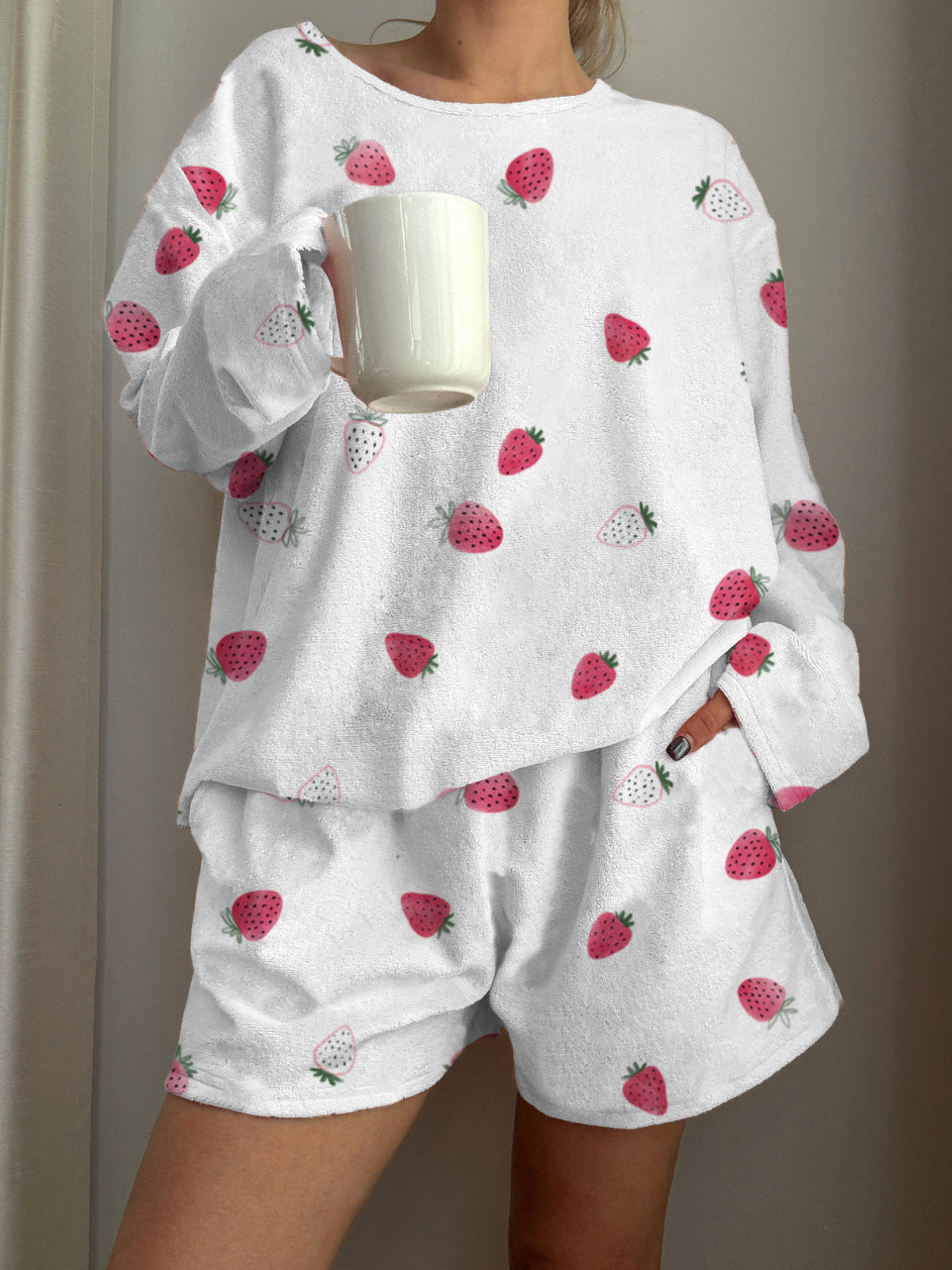 Two-Color Strawberry Printed Long-Sleeved Shorts Loungewear Set