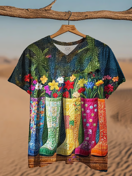 Vintage Western Floral Cowboy Boots Pattern Art V-neck T-Shirt