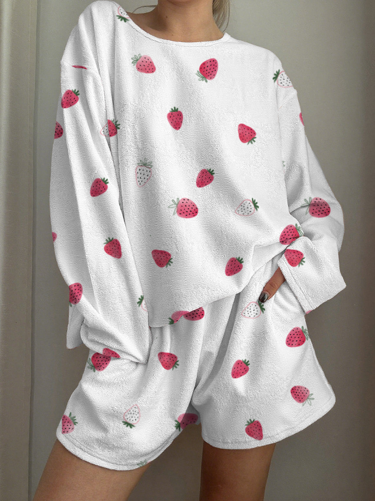 Two-Color Strawberry Printed Long-Sleeved Shorts Loungewear Set