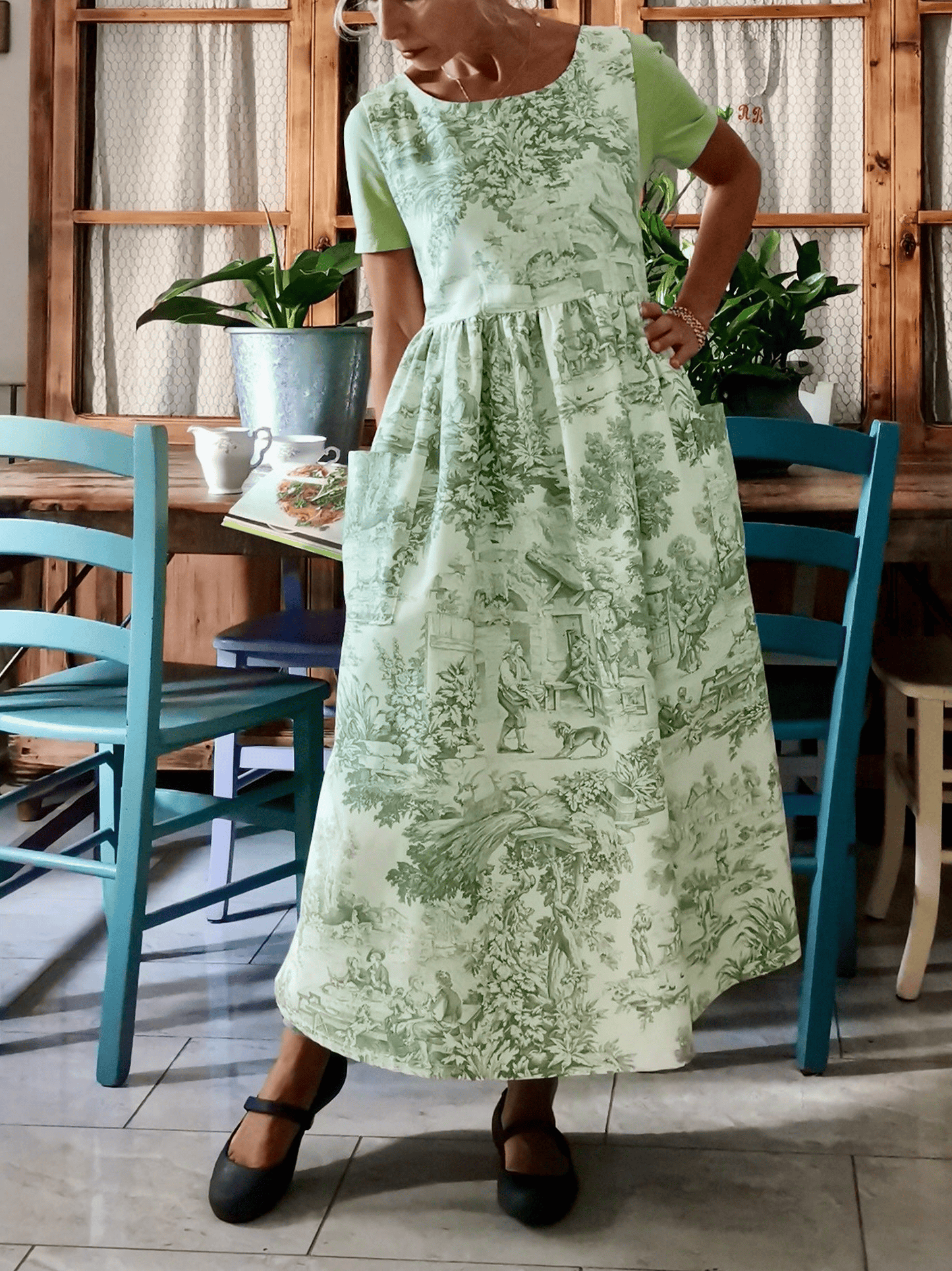 Vintage Green Long Apron