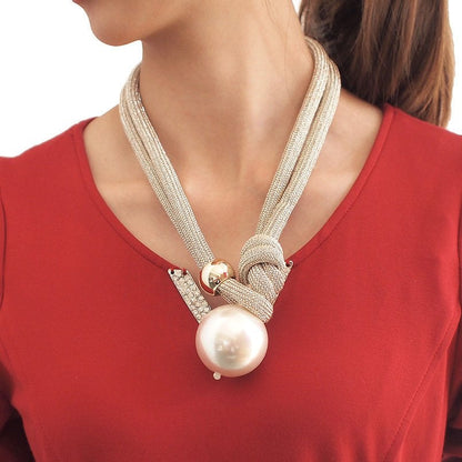 Pearl large mesh necklace